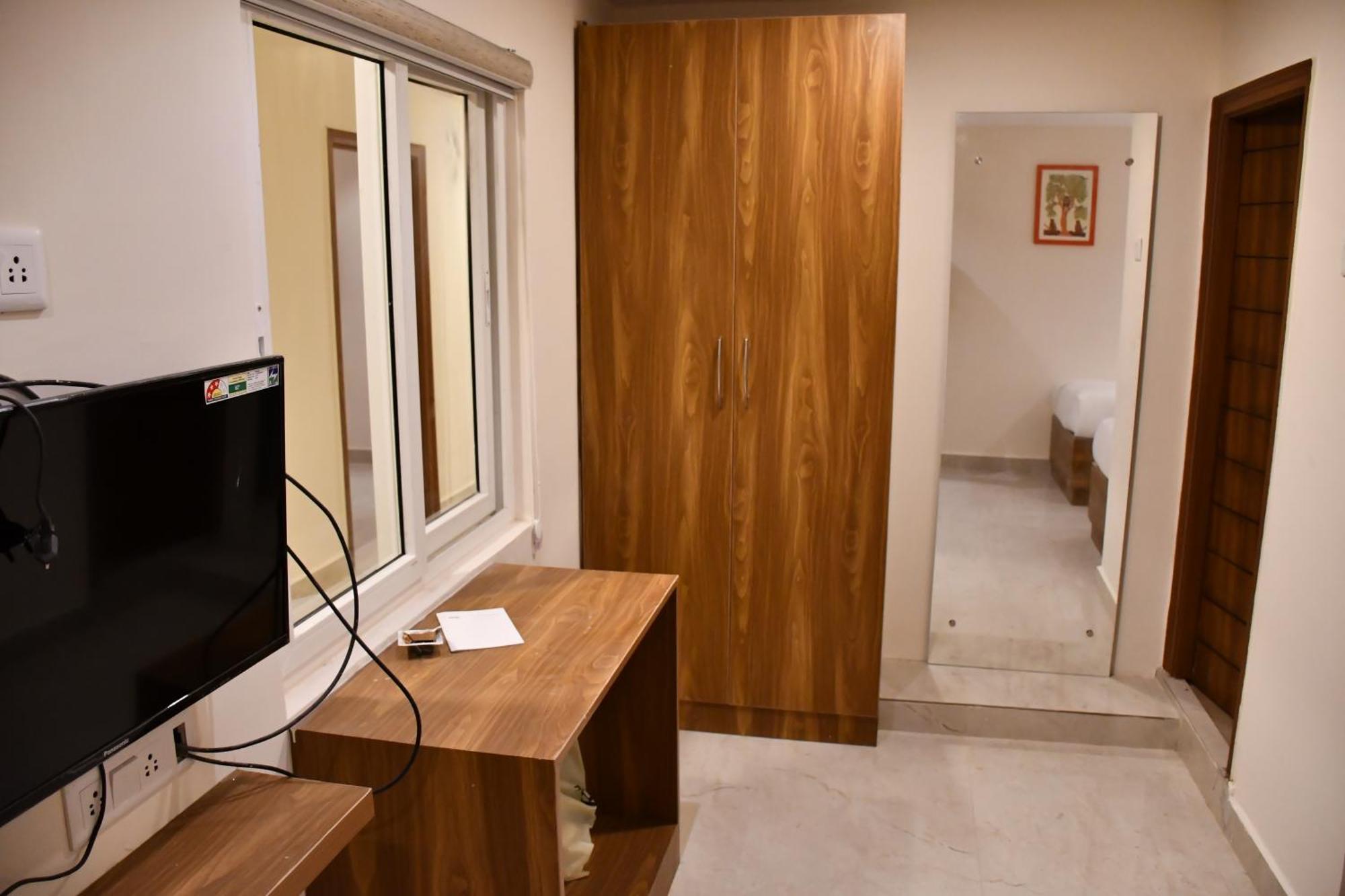 Dhruv Elite And Banquets Hotel Hyderabad Exterior photo