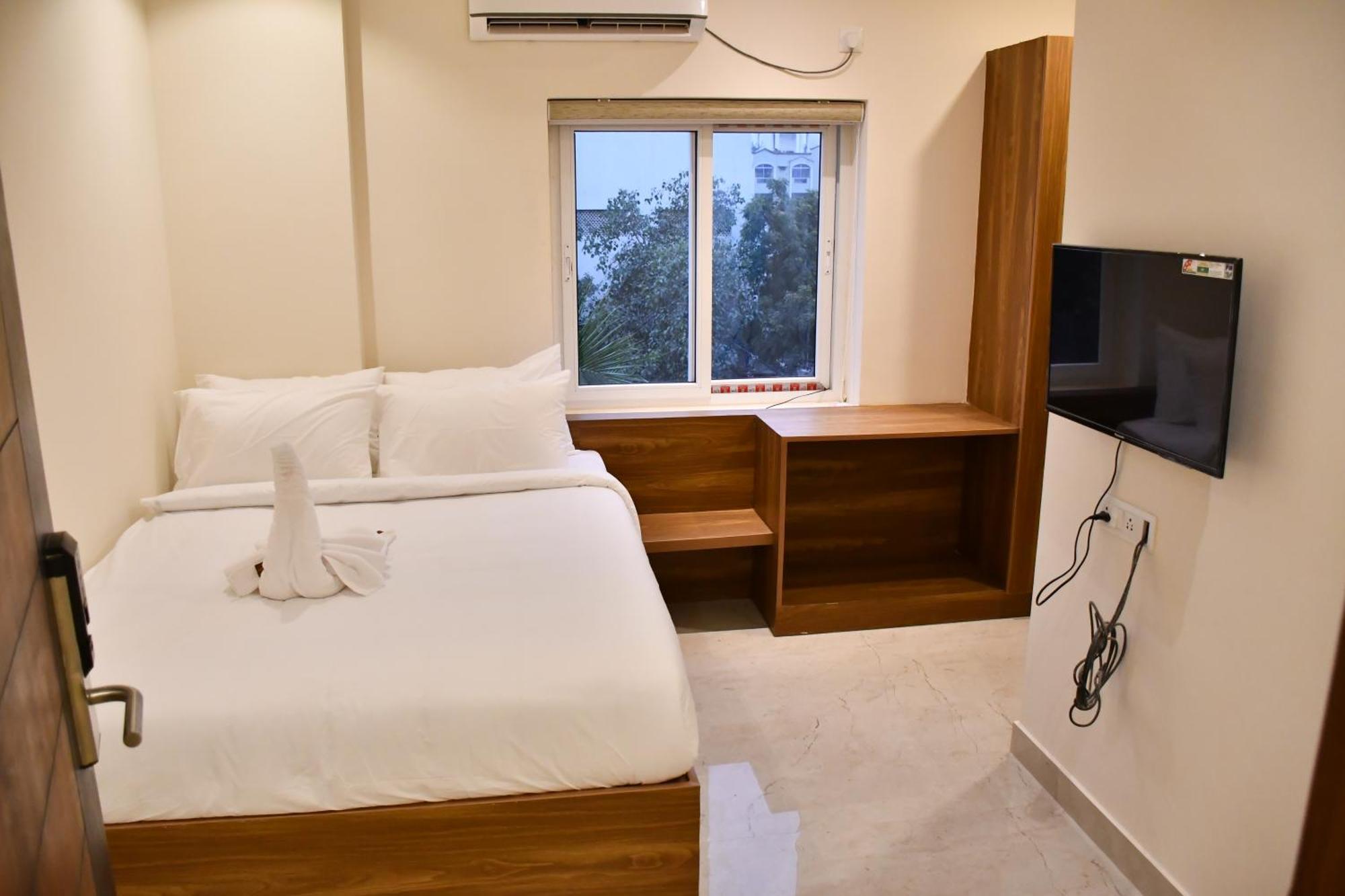 Dhruv Elite And Banquets Hotel Hyderabad Exterior photo