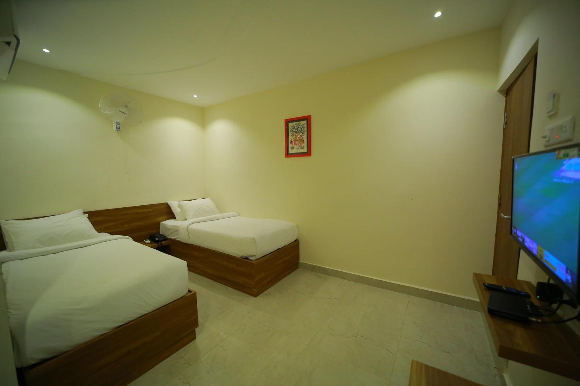Dhruv Elite And Banquets Hotel Hyderabad Exterior photo